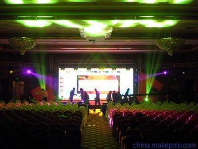 北京給力舞臺(tái)燈光音響出租中心 專業(yè)設(shè)備，助力精彩舞臺(tái)